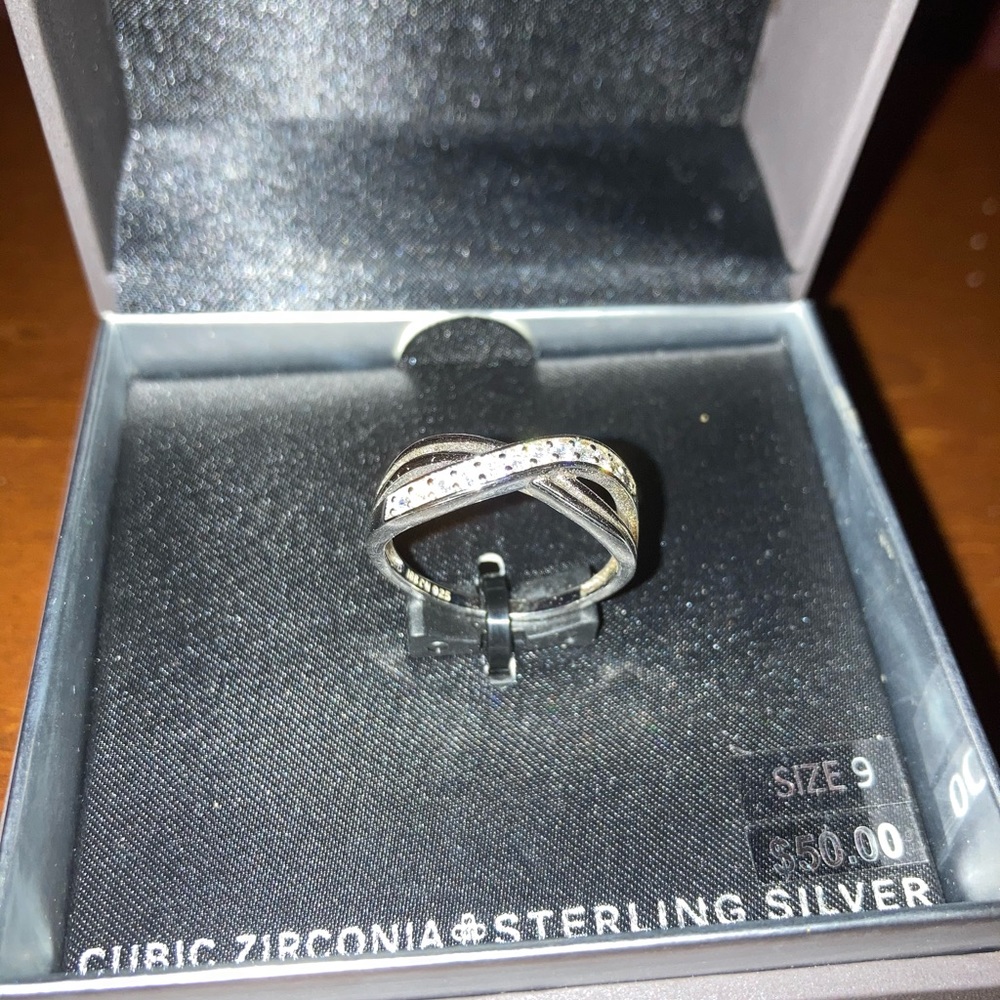 Women’s sterling silver ring size 9
